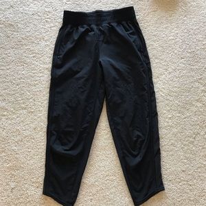 Lululemon cropped pants